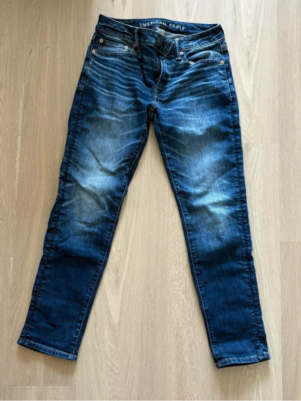 Excellent condition men’s 28x30 American Eagle Outfitters dark blue faded jeans